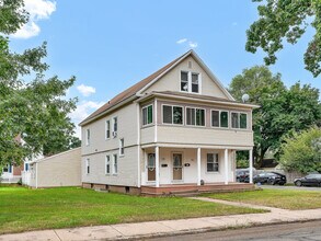 Building Photo - 28 Hollister St