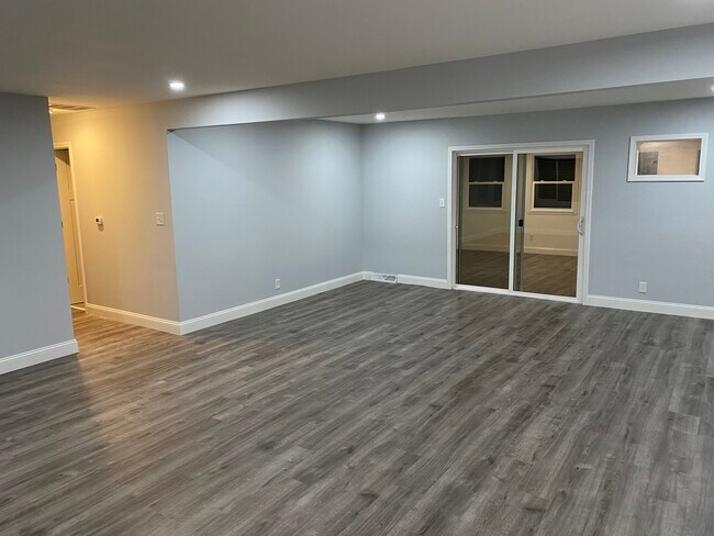 Building Photo - 117 Belden Dr