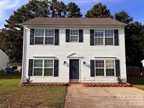 Building Photo - 10440 Wilson Glen Dr