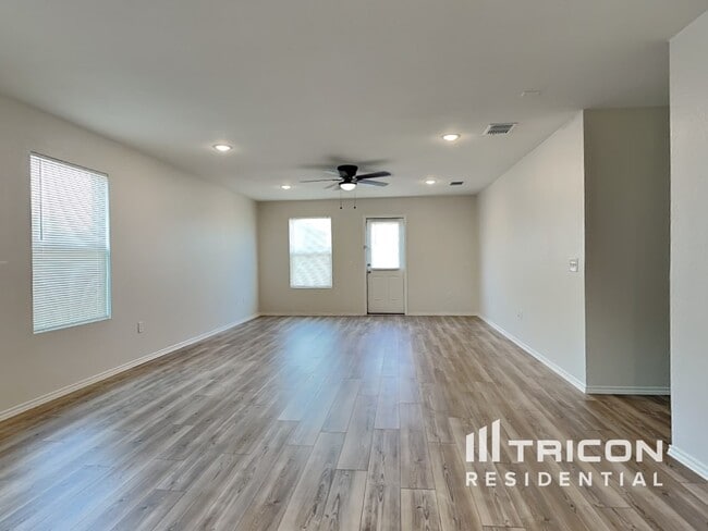 Building Photo - 1125 Waggoner Dr