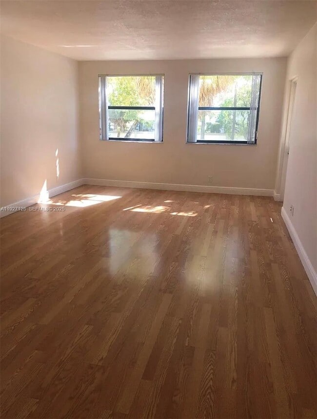 Foto del edificio - 8180 Geneva Ct