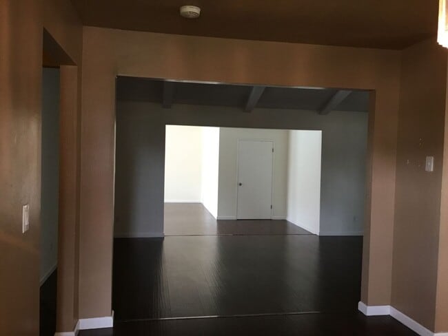 Building Photo - 1615 Scott Pl