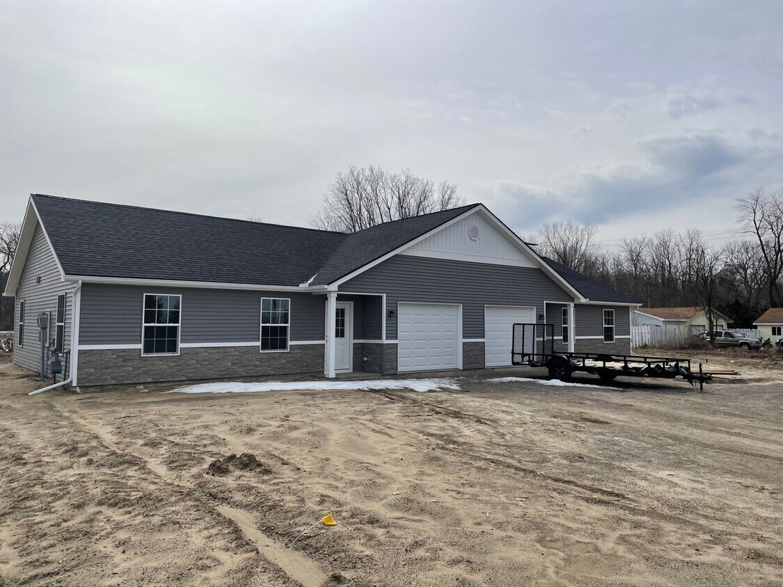 14053 Dixon Rd Apartment for Rent in Dundee, MI