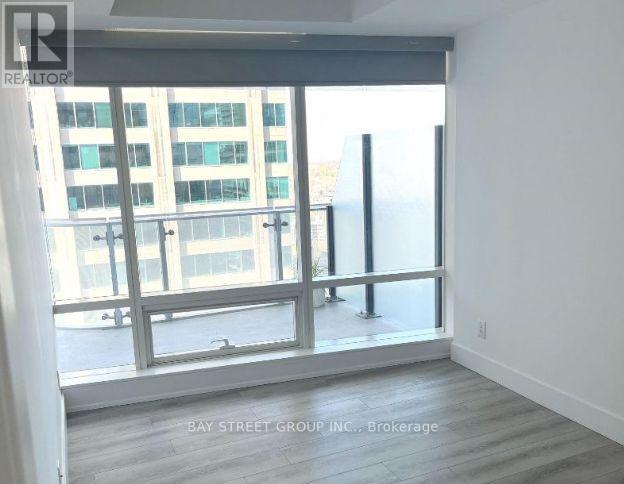 Photo du bâtiment - 1-1611 Bloor St E