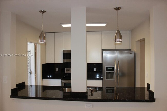 Building Photo - 1958 Monroe St