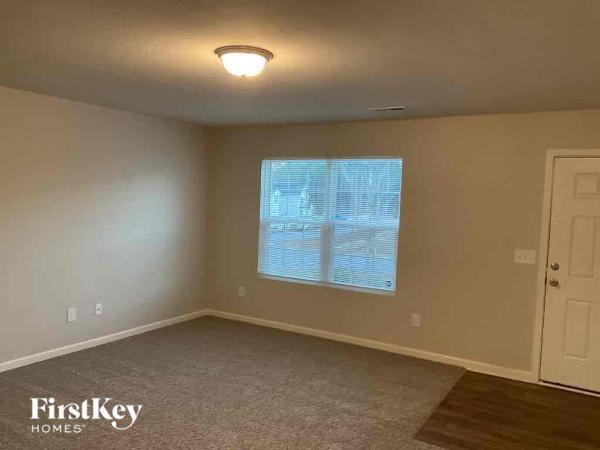 Building Photo - 108 Bedrock Ct