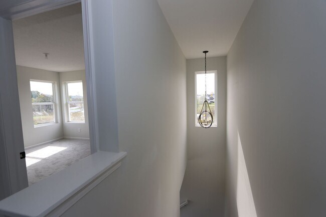 Foto del edificio - 1894 Nightingale Dr