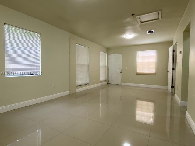 Foto del edificio - 1815 NE 175th St