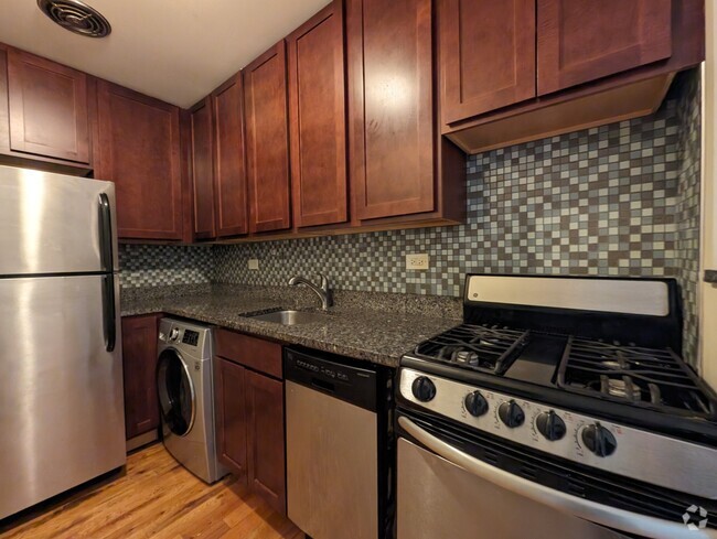 Building Photo - 557 W Arlington Pl