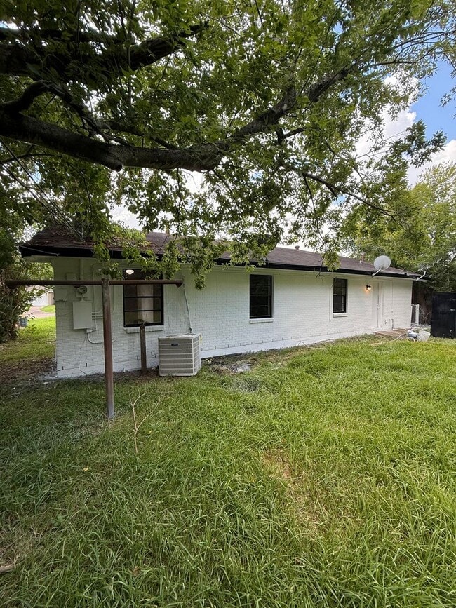 Building Photo - 5307 Greylog Dr