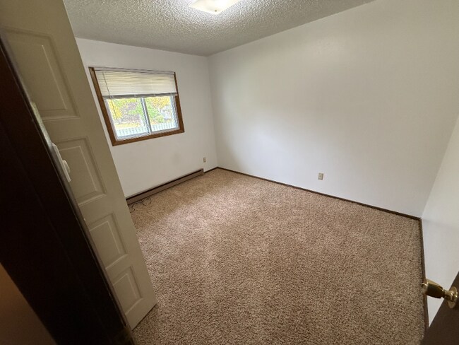 Foto del edificio - 716 Great Plains Ct