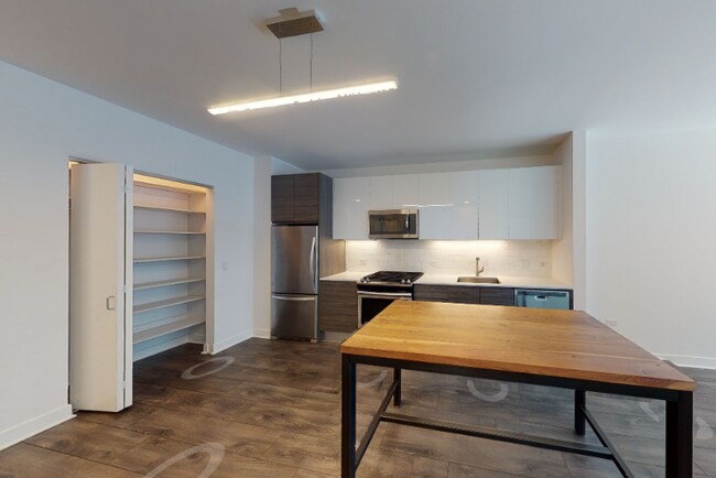 Foto del edificio - 226 W Hubbard St