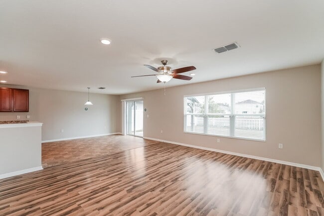Building Photo - 10635 Laguna Plains Dr
