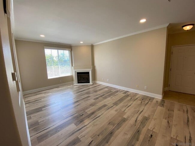 Building Photo - Beautiful 2-bedroom, 2-bath in the heart of Carmel Valley