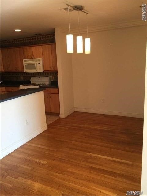 Building Photo - 1 Portico Ct