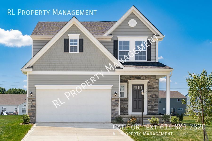 Primary Photo - Beautiful 4 bedroom 2.5 bathroom home in S...