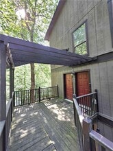 Building Photo - 903 River Run Dr