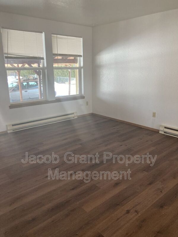 5029 Walker Ave Unit A, Iona, ID 83427 Condo for Rent in Iona, ID