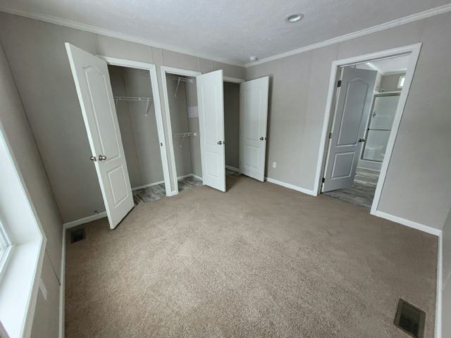 Building Photo - 8 Quarry Hill Estates