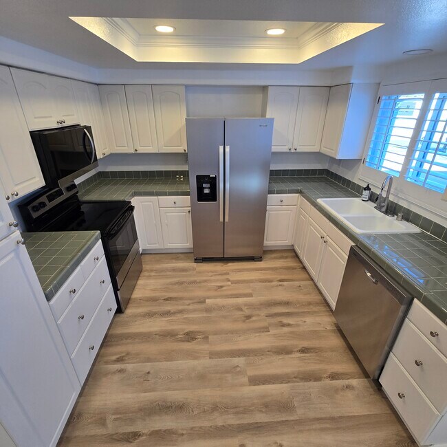 Foto del edificio - 90 Lupe Ave