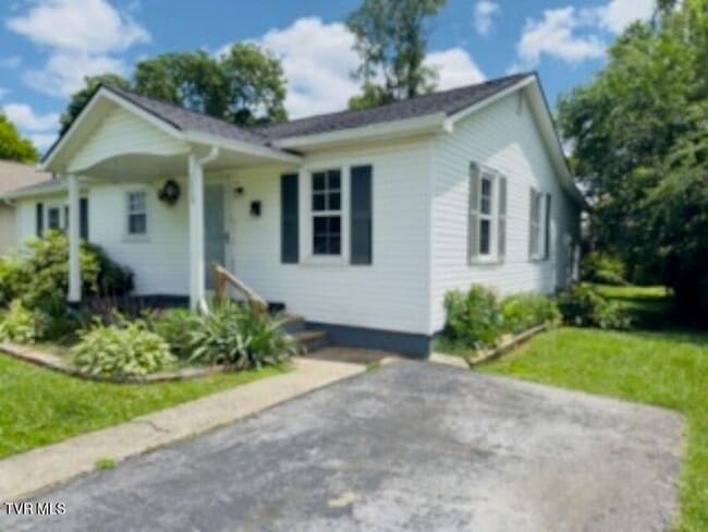 Building Photo - 2 Bedroom 2 Bath In Johnson City,TN