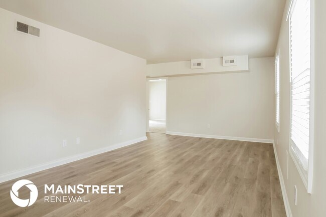 Foto del edificio - 4212 Orchid Pl