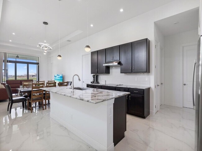 Building Photo - 12442 SW Lunata Way