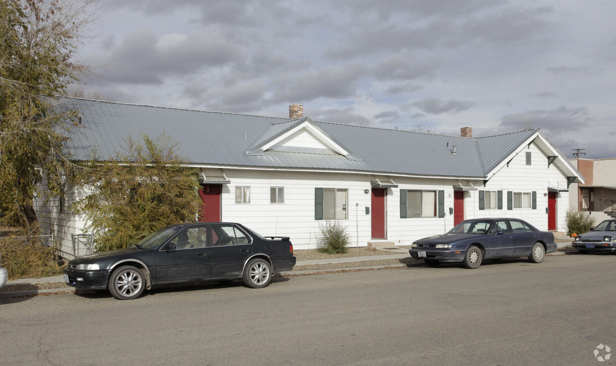 Building Photo - 302-308 Bower Ave