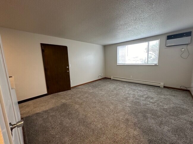Foto del edificio - 4451 Vasey Ave