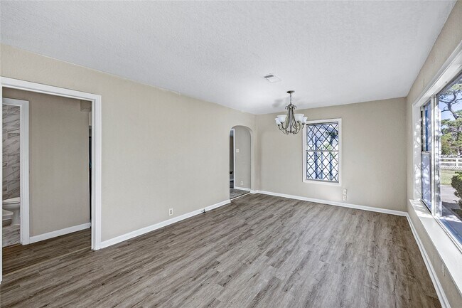 Foto del edificio - 1407 Bess Rd