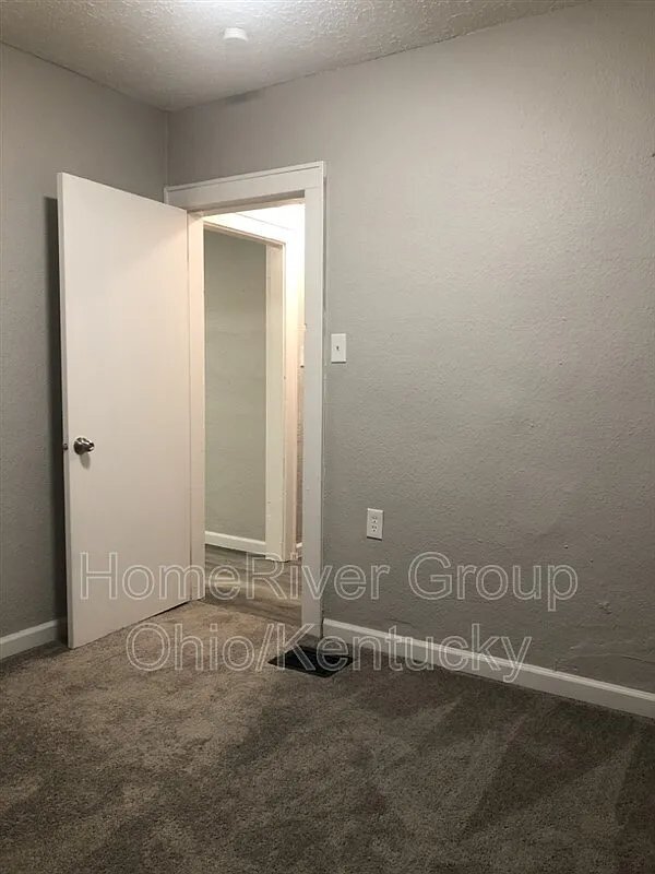 Foto del edificio - 284 S Warren Ave