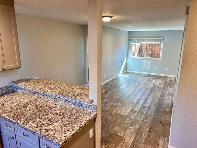 Foto del edificio - 3 Bed, 2 Bath Home in Rohnert Park