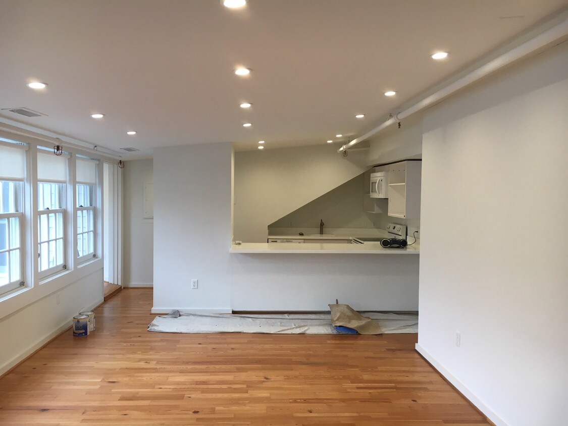 Foto del edificio - 609 E Market St