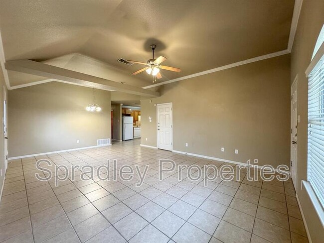 Building Photo - 4850A 205 Lp