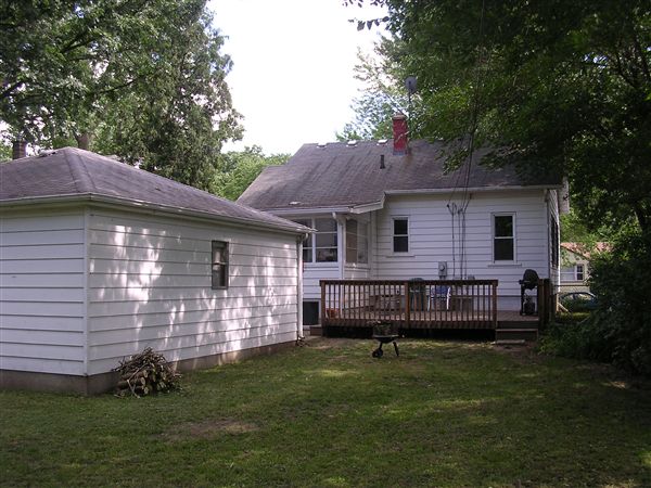 Building Photo - 425 Linden Ave