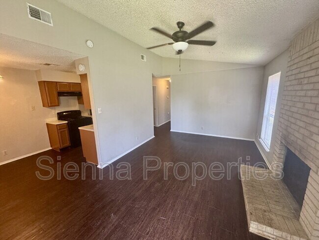 Building Photo - 7208 Lilac Ln