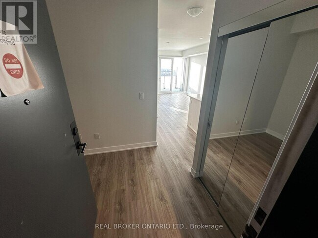Building Photo - 4130-4130 Parkside Village Dr