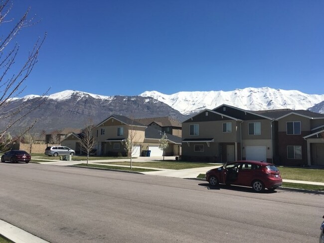 Foto del edificio - Spacious 3 Bed, 2 Bath Home in Pleasant Gr...