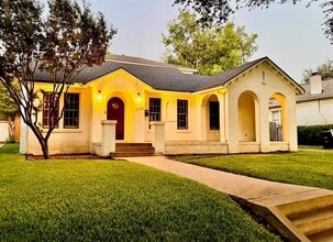 Building Photo - 2609 Greene Ave