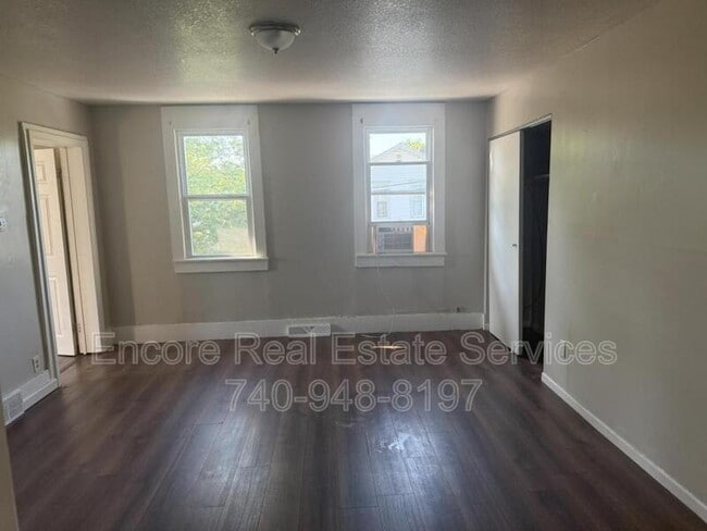 Foto del edificio - 144 1/2 S 3rd St