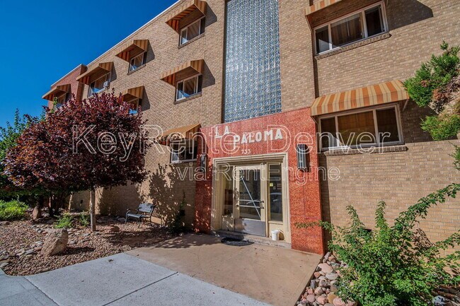 Foto del edificio - 733 E 2nd Ave