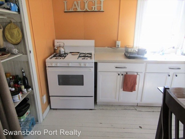 Building Photo - 1 br, 1 bath House - 135 Front Street