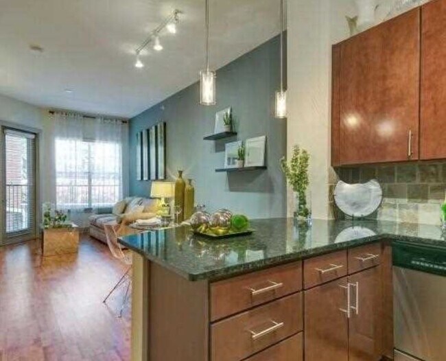 Foto del edificio - 1380 River Bend Dr