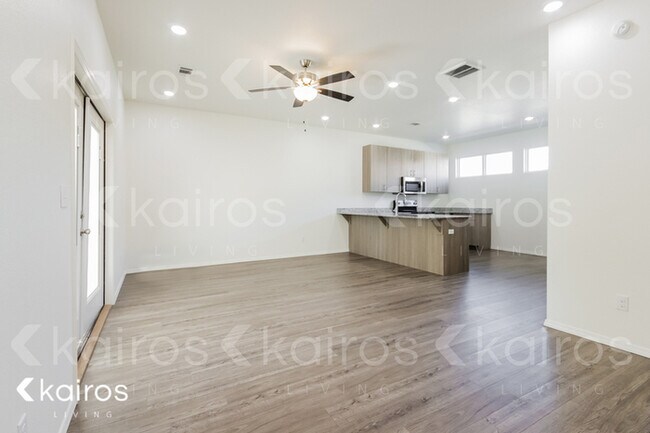 Foto del edificio - 1666 S. Razorback Road