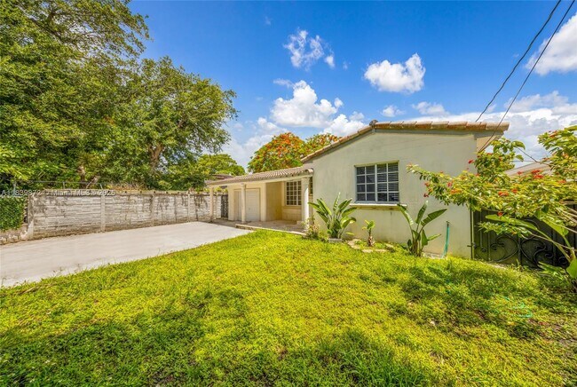 Foto del edificio - 5781 SW 25th St