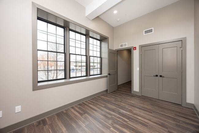 Building Photo - 122 Penn Ave