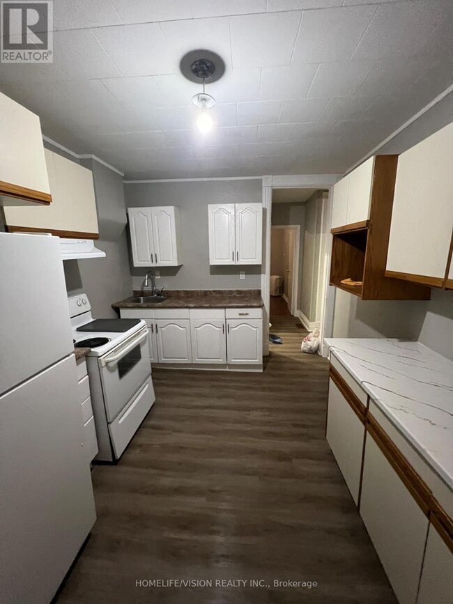 Building Photo - 157 Rutherford Ave