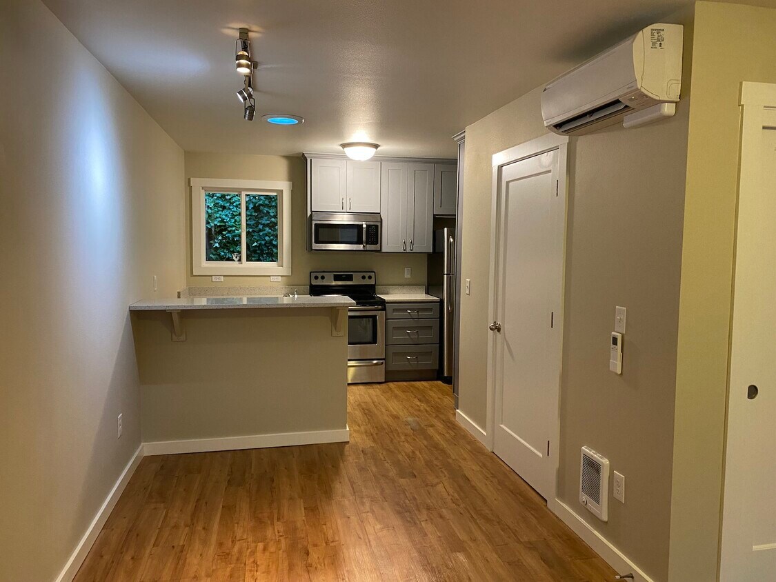 5224 NE Couch St, Portland, OR 97213 Room for Rent in Portland, OR