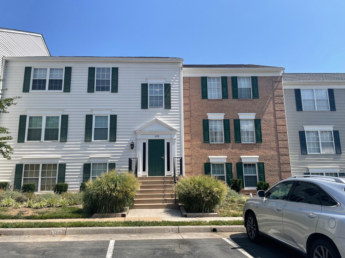 108 Prosperity Ave SE Unit E, Leesburg, VA 20175 Condo for Rent in