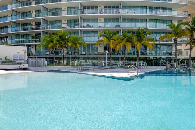 Foto del edificio - 6620 Indian Creek Dr